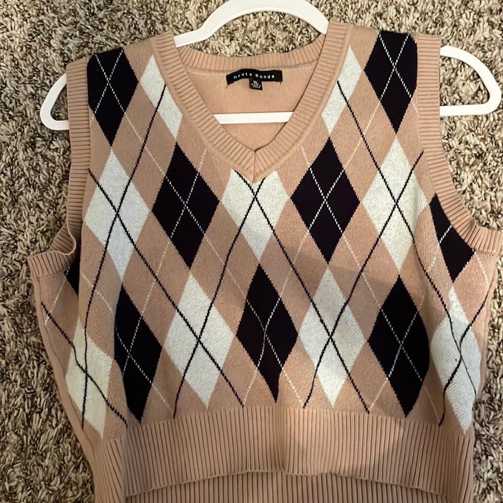 Sweater vest